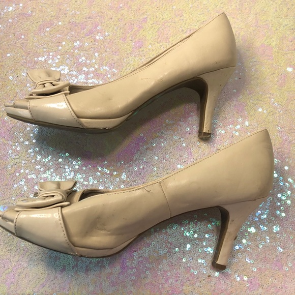 Rampage silver sparkle strappy ankle high heels & beige bow open toe shoe bundle - Picture 5 of 6